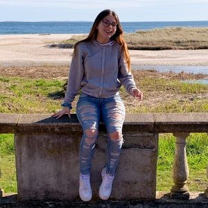 Meet your Posher, Abigail